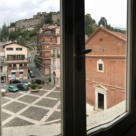 Al Campanile Centro Storico Ampio Luminoso E Panoramico Trilocale Holiday home Carsoli