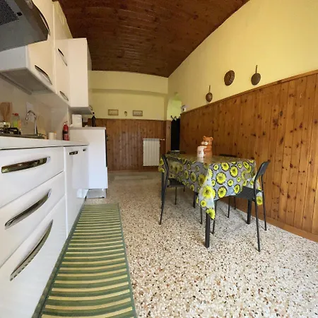 Al Campanile Centro Storico Ampio Luminoso E Panoramico Trilocale Holiday home Carsoli