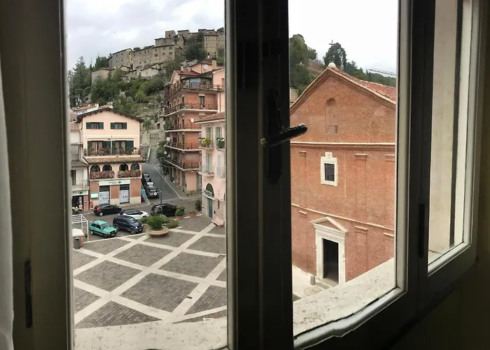 Al Campanile Centro Storico Ampio Luminoso E Panoramico Trilocale Nyaraló Carsoli