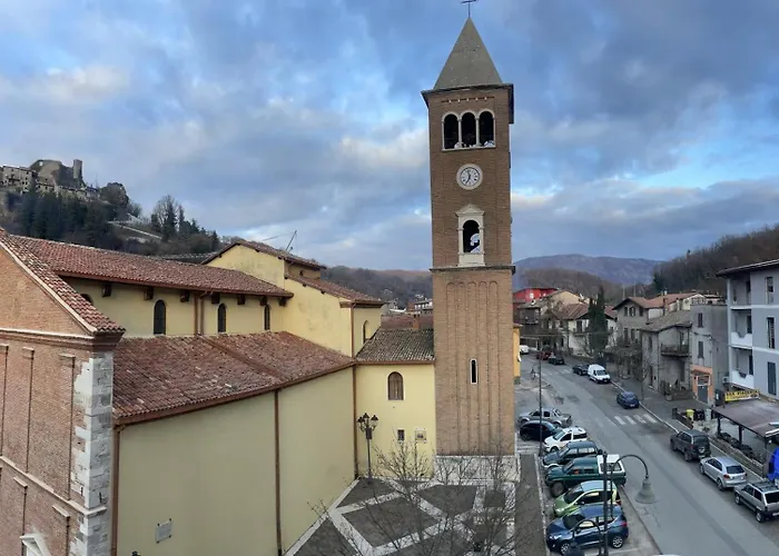 Al Campanile Centro Storico Ampio Luminoso E Panoramico Trilocale Nyaraló Carsoli